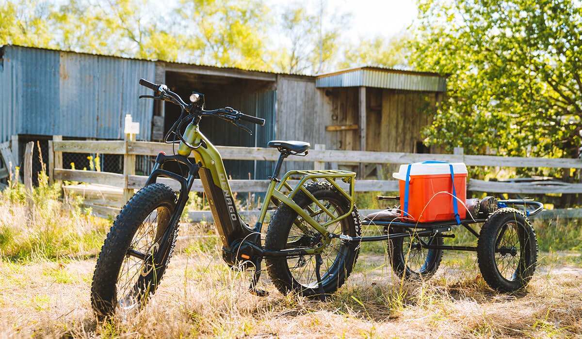 The Denago Hunting 1 fat tire electric bike with the optional gear trailer.