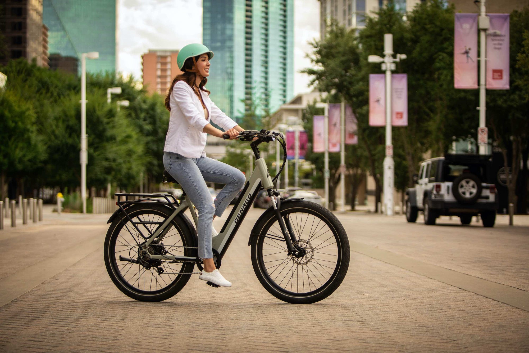 Denago Commute Model 1 Step-Thru wins 2023 Bicycling E-Bike award